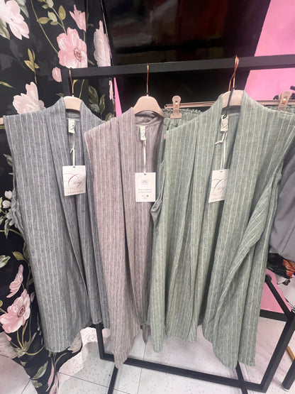 Tailleur gessato gilet e Panta palazzo