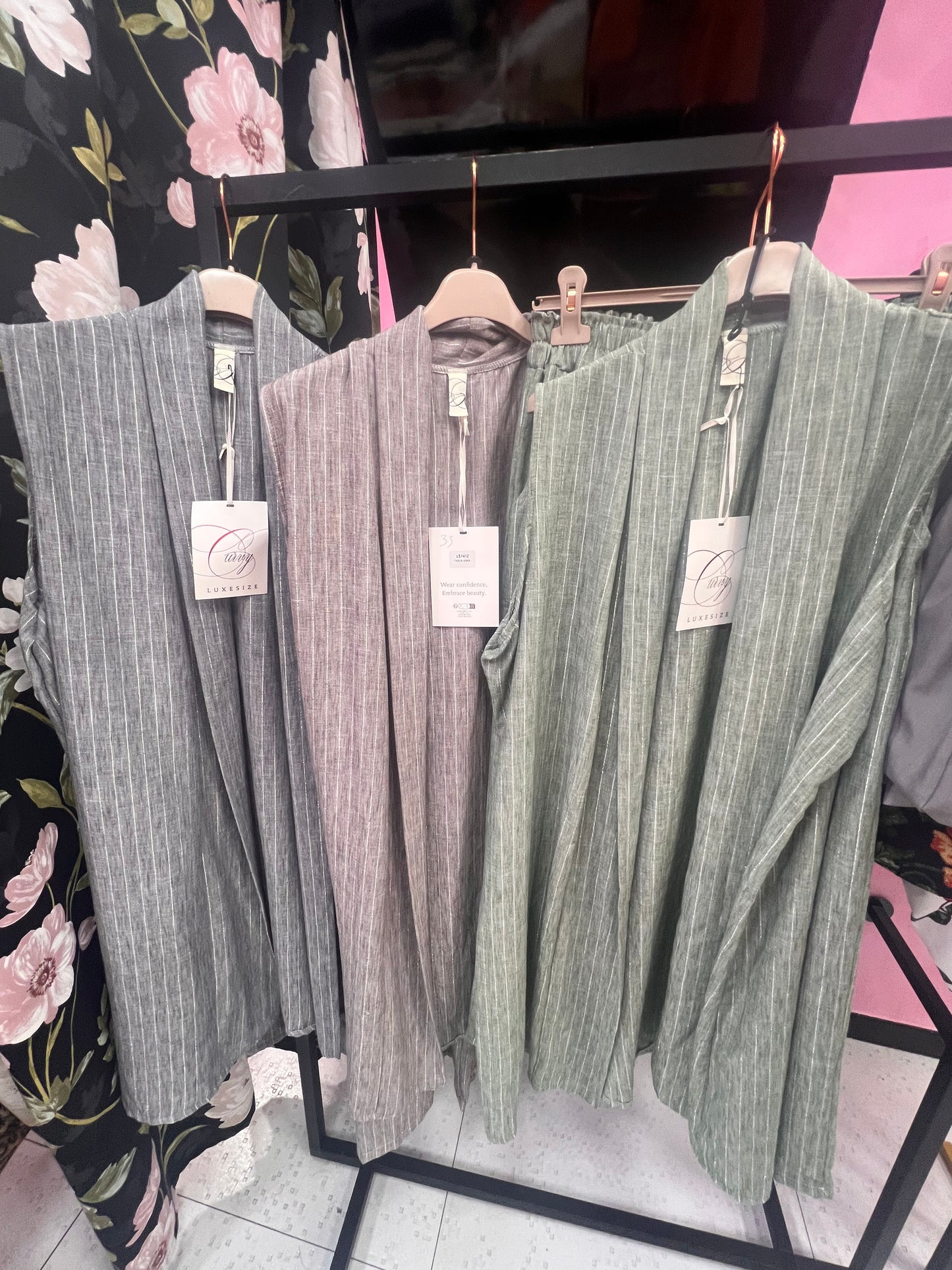 Tailleur gessato gilet e Panta palazzo