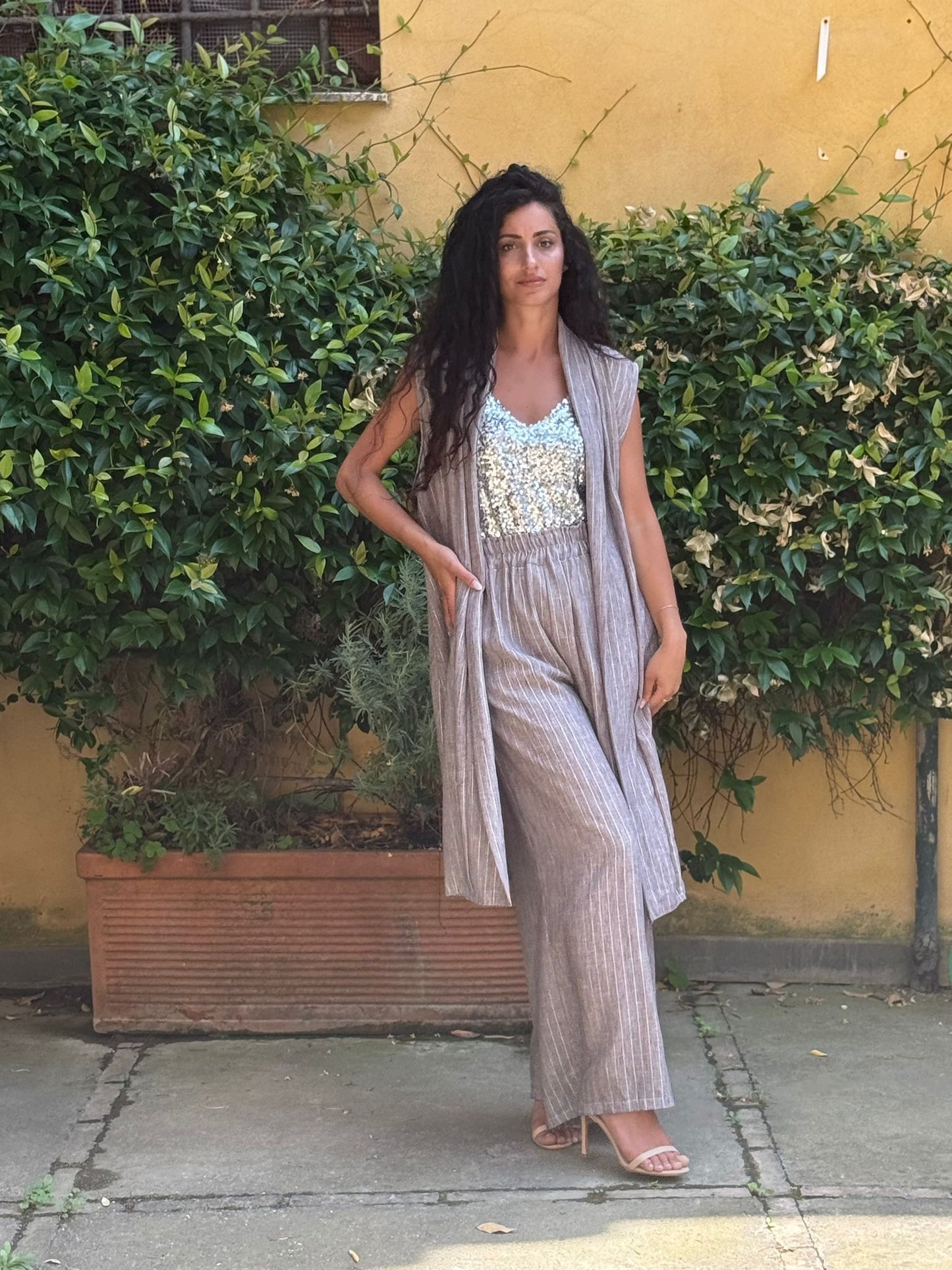 Tailleur gessato gilet e Panta palazzo