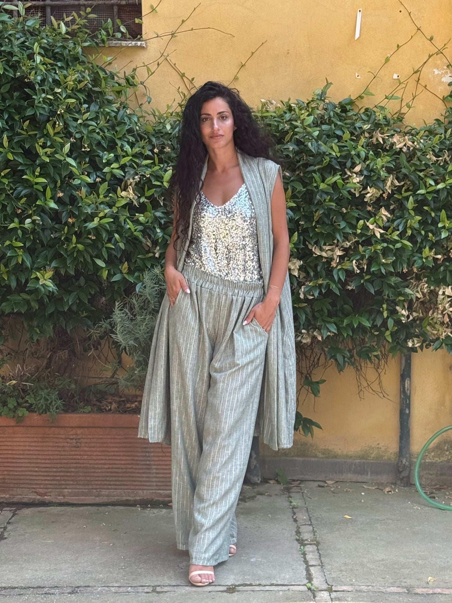 Tailleur gessato gilet e Panta palazzo